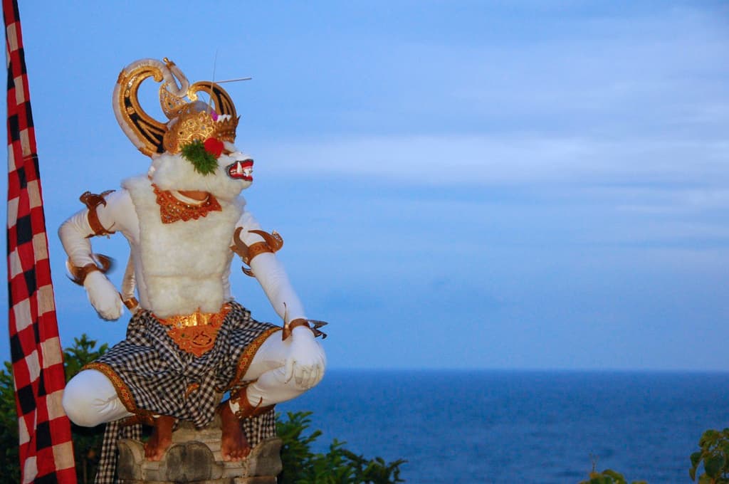 Kecak dance at Uluwatu | Bali | Go Bali Visa Agency Kecak fire dance performance with local dancers at Pura Luhur Uluwatu, Bali
